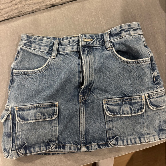 ZARA Denim Mini Cargo Skirt - Picture 2 of 5